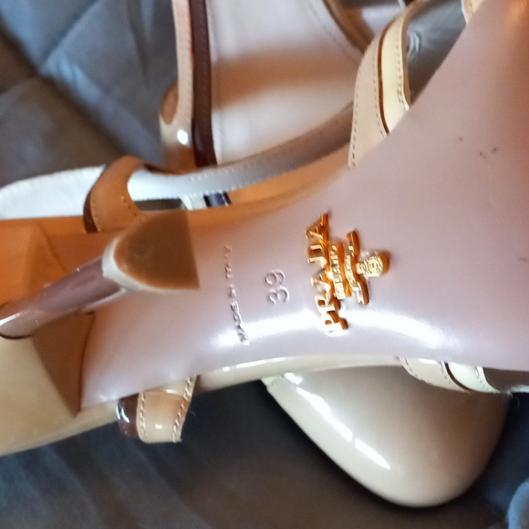 Host Pick - PRADA Pumps - Picture 6 of 6